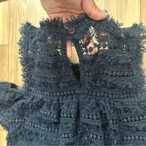 Chelsea28 Navy Cold Shoulder Fringe Blouse Textured Boho Top Round Neck Size XS - Picture 7 of 8